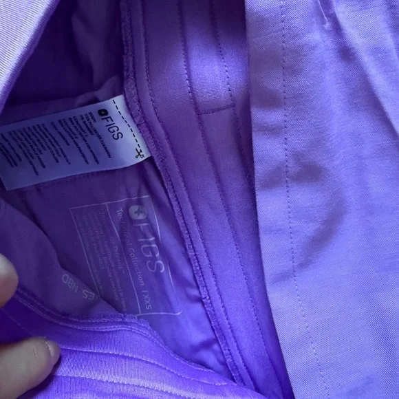 Figs Purple Women's Scrub Set - Picture 3 of 3